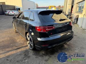 Audi RS 3 Sportback 2.5 TFSI 20V Quattro Samochód złomowany (2019, Czarny)