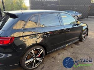 Audi RS 3 Sportback 2.5 TFSI 20V Quattro Samochód złomowany (2019, Czarny)