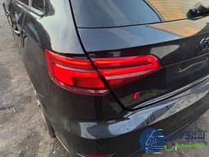 Audi RS 3 Sportback 2.5 TFSI 20V Quattro Samochód złomowany (2019, Czarny)
