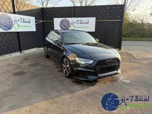 Audi RS 3 Sportback 2.5 TFSI 20V Quattro Samochód złomowany (2019, Czarny)