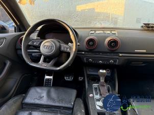 Audi RS 3 Sportback 2.5 TFSI 20V Quattro Samochód złomowany (2019, Czarny)