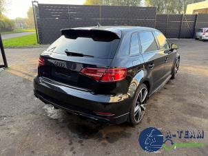 Audi RS 3 Sportback 2.5 TFSI 20V Quattro Samochód złomowany (2019, Czarny)