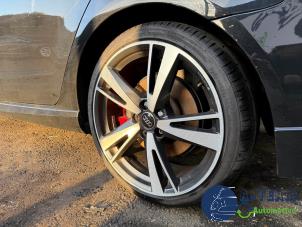 Audi RS 3 Sportback 2.5 TFSI 20V Quattro Samochód złomowany (2019, Czarny)