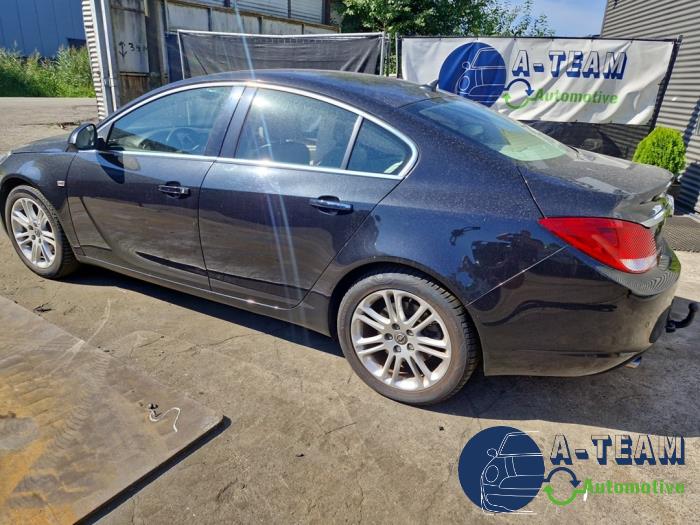 Opel Insignia 2.0 Turbo 16V Ecotec Schrottauto (2010, Schwarz)