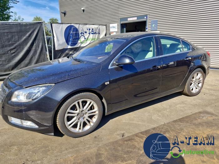 Opel Insignia 2.0 Turbo 16V Ecotec Schrottauto (2010, Schwarz)