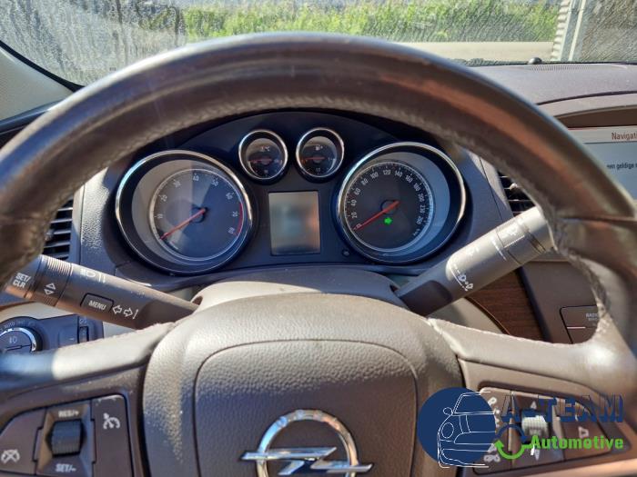 Opel Insignia 2.0 Turbo 16V Ecotec Schrottauto (2010, Schwarz)