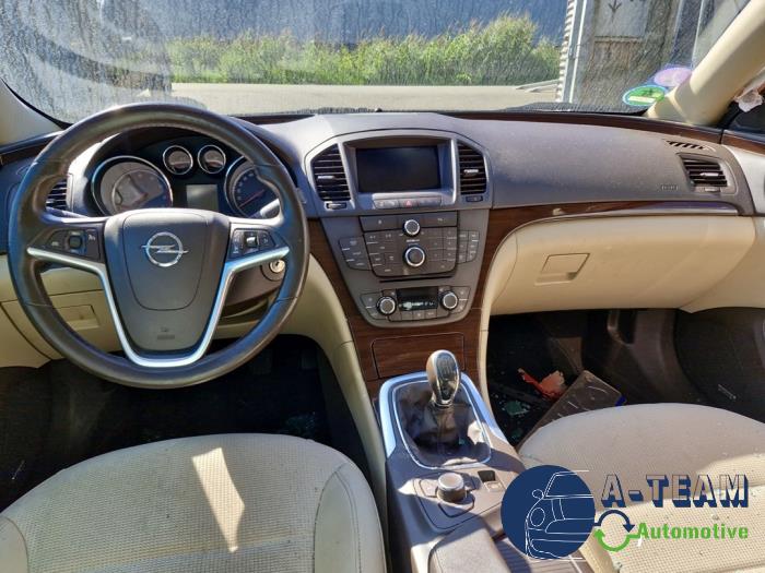 Opel Insignia 2.0 Turbo 16V Ecotec Schrottauto (2010, Schwarz)