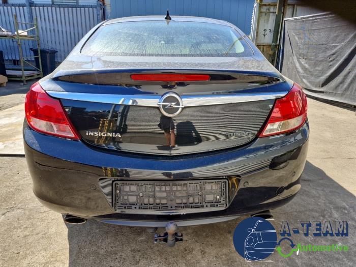Opel Insignia 2.0 Turbo 16V Ecotec Schrottauto (2010, Schwarz)