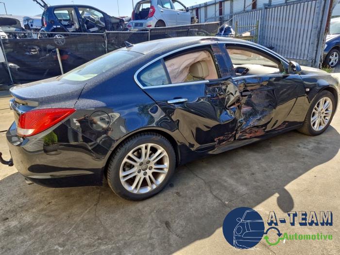 Opel Insignia 2.0 Turbo 16V Ecotec Schrottauto (2010, Schwarz)