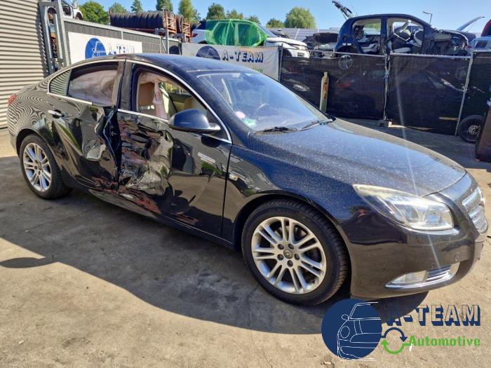 Opel Insignia 2.0 Turbo 16V Ecotec Schrottauto (2010, Schwarz)