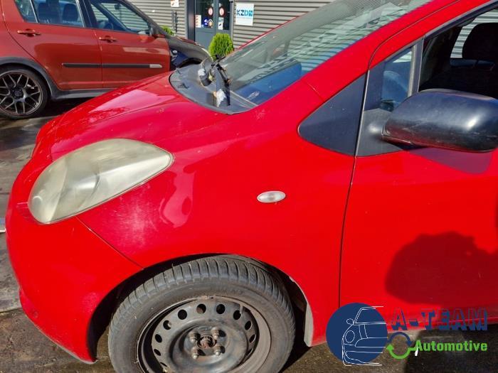 Toyota Yaris II 1.3 16V VVT-i Vehículo de desguace (2007, Rojo)