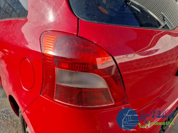 Toyota Yaris II 1.3 16V VVT-i Vehículo de desguace (2007, Rojo)