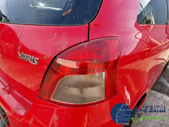 Toyota Yaris II 1.3 16V VVT-i Vehículo de desguace (2007, Rojo)
