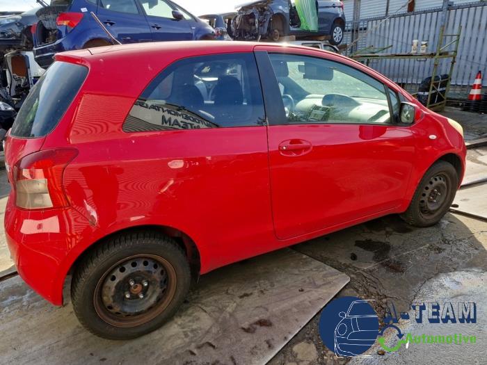 Toyota Yaris II 1.3 16V VVT-i Vehículo de desguace (2007, Rojo)