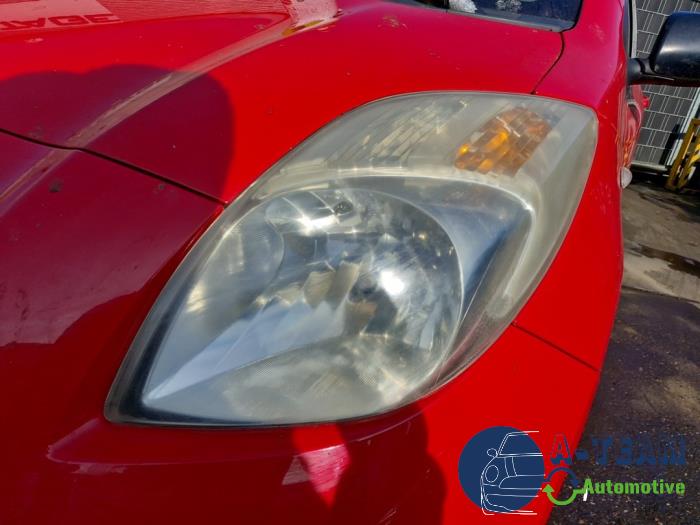 Toyota Yaris II 1.3 16V VVT-i Vehículo de desguace (2007, Rojo)