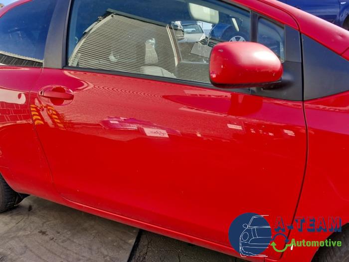 Toyota Yaris II 1.3 16V VVT-i Vehículo de desguace (2007, Rojo)