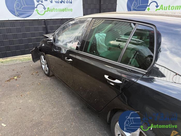Volkswagen Golf VI 1.4 TSI 122 16V Samochód złomowany (2011, Czarny)