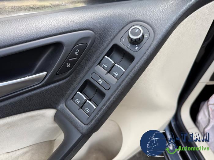 Volkswagen Golf VI 1.4 TSI 122 16V Samochód złomowany (2011, Czarny)