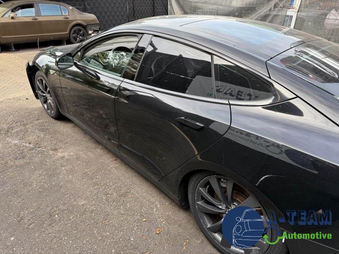 Tesla Model S 85 Schrottauto (2013, Schwarz)