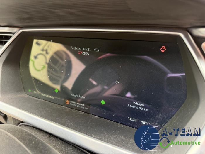 Tesla Model S 85 Schrottauto (2013, Schwarz)