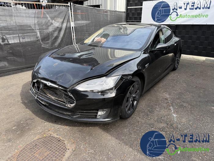 Tesla Model S 85 Schrottauto (2013, Schwarz)