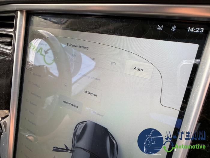 Tesla Model S 85 Schrottauto (2013, Schwarz)