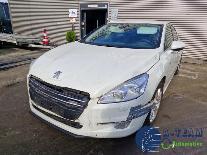 Peugeot 508 2.0 Hybrid4 16V Schrottauto (2014, Weiß)