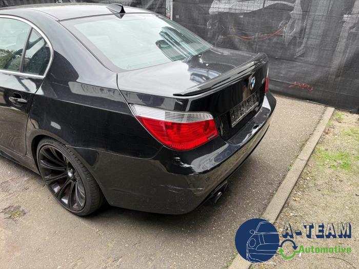 BMW 5-Serie 02- Vehículo de desguace (2004, Metálico, Negro, Azul zafiro, Zafiro negro)