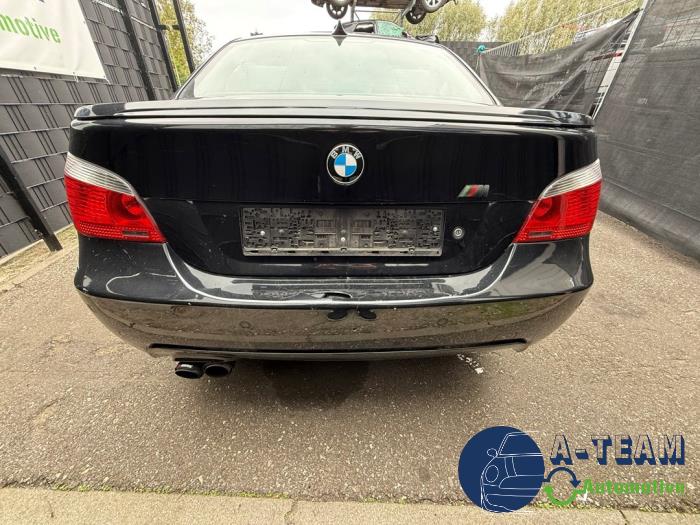 BMW 5-Serie 02- Vehículo de desguace (2004, Metálico, Negro, Azul zafiro, Zafiro negro)