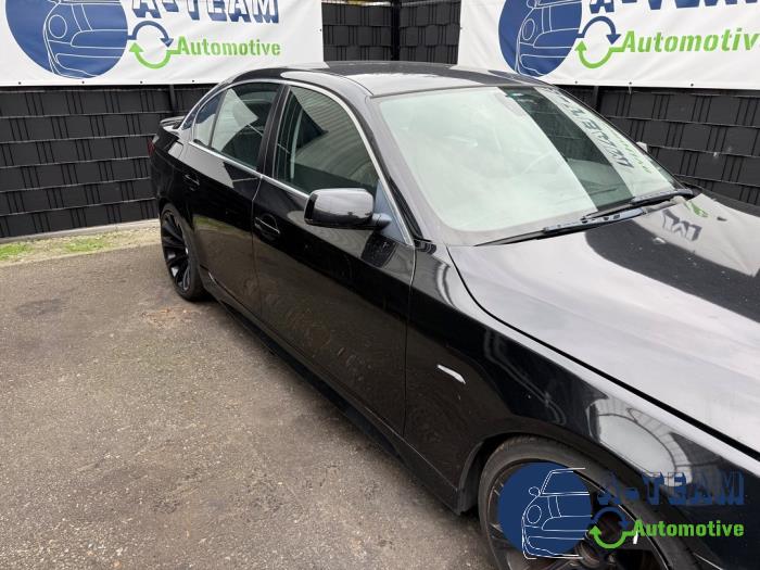 BMW 5-Serie 02- Vehículo de desguace (2004, Metálico, Negro, Azul zafiro, Zafiro negro)