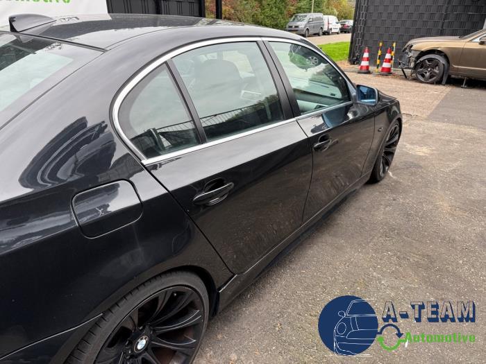 BMW 5-Serie 02- Vehículo de desguace (2004, Metálico, Negro, Azul zafiro, Zafiro negro)