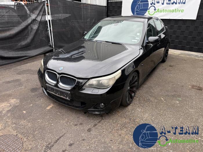 BMW 5-Serie 02- Vehículo de desguace (2004, Metálico, Negro, Azul zafiro, Zafiro negro)