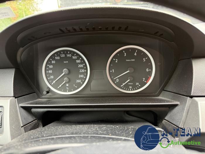BMW 5-Serie 02- Vehículo de desguace (2004, Metálico, Negro, Azul zafiro, Zafiro negro)