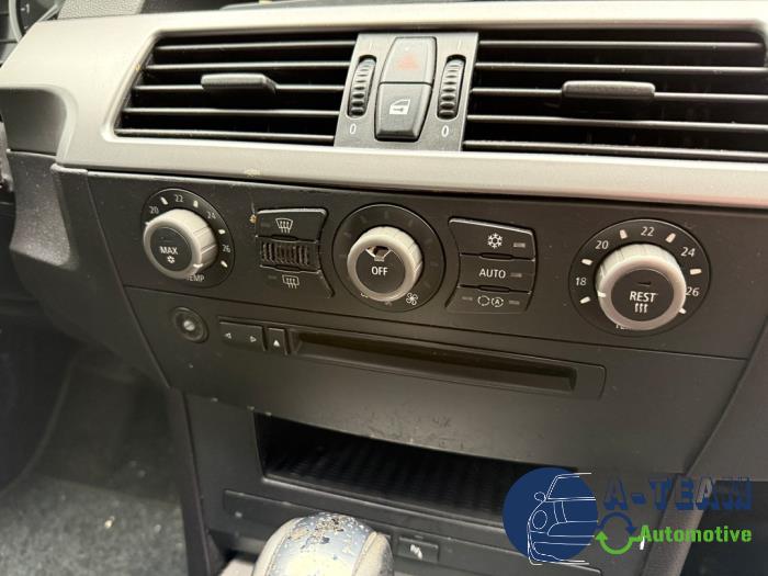 BMW 5-Serie 02- Vehículo de desguace (2004, Metálico, Negro, Azul zafiro, Zafiro negro)
