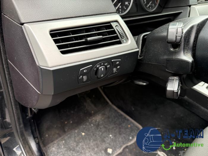 BMW 5-Serie 02- Vehículo de desguace (2004, Metálico, Negro, Azul zafiro, Zafiro negro)