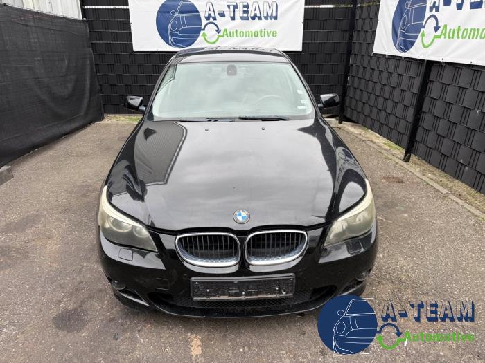 BMW 5-Serie 02- Vehículo de desguace (2004, Metálico, Negro, Azul zafiro, Zafiro negro)