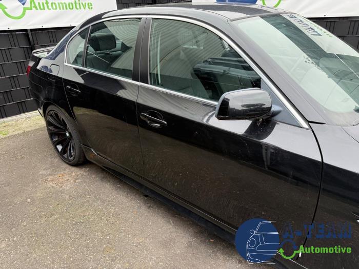 BMW 5-Serie 02- Vehículo de desguace (2004, Metálico, Negro, Azul zafiro, Zafiro negro)