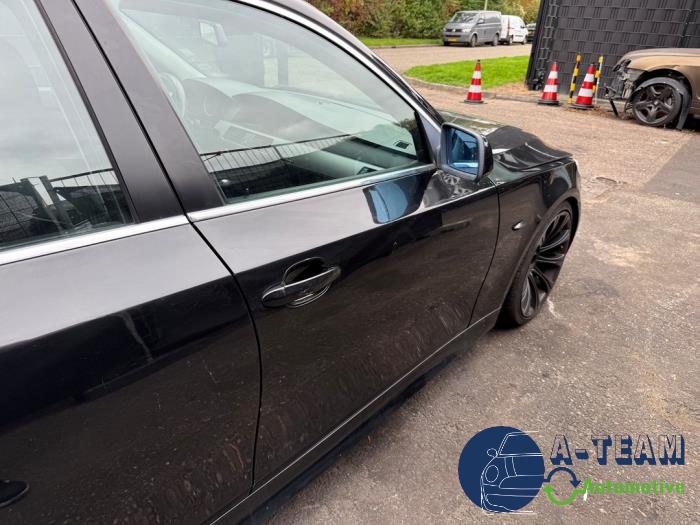 BMW 5-Serie 02- Vehículo de desguace (2004, Metálico, Negro, Azul zafiro, Zafiro negro)