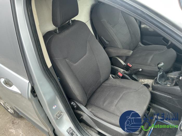 Ford Transit Courier 1.5 TDCi 75 Épave (2016, Métallisé, Argenté)