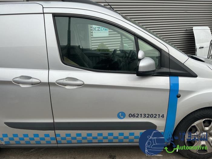 Ford Transit Courier 1.5 TDCi 75 Épave (2016, Métallisé, Argenté)