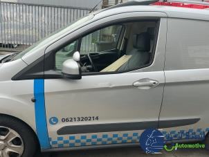 Ford Transit Courier 1.5 TDCi 75 Épave (2016, Métallisé, Argenté)