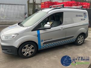 Ford Transit Courier 1.5 TDCi 75 Épave (2016, Métallisé, Argenté)