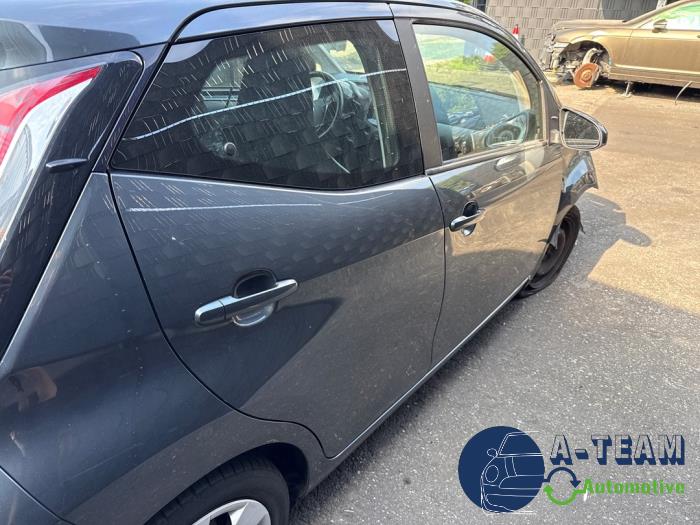 Toyota Aygo 1.0 12V VVT-i Vehículo de desguace (2015, Gris)