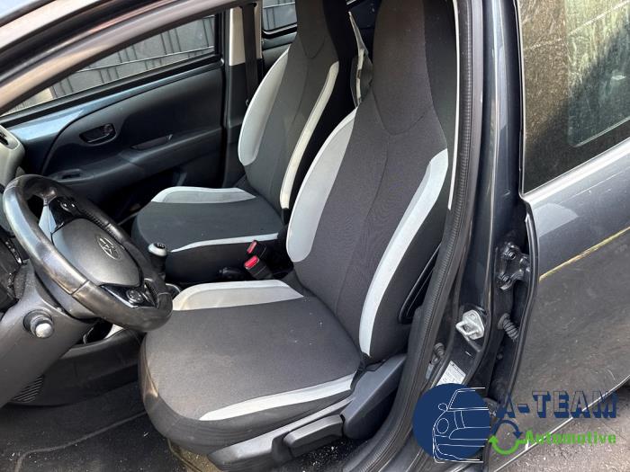 Toyota Aygo 1.0 12V VVT-i Vehículo de desguace (2015, Gris)