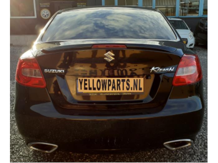 Suzuki Kizashi 2.4 16V 4x4 Samochód złomowany (2011, Czarny)