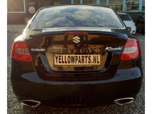 Suzuki Kizashi 2.4 16V 4x4 Samochód złomowany (2011, Czarny)