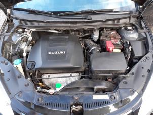 Suzuki Kizashi 2.4 16V 4x4 Samochód złomowany (2011, Czarny)