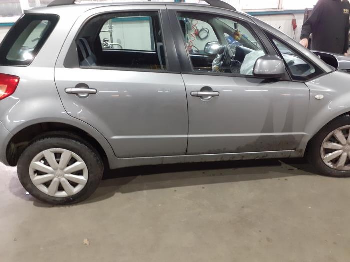 Suzuki SX4 1.5 16V VVT Base,Comfort Épave (2010, Gris)