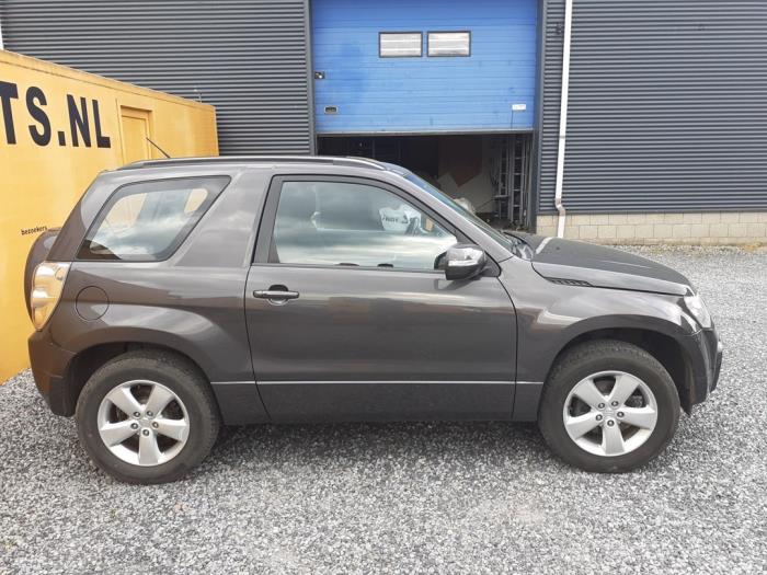 Suzuki Grand Vitara II 2.4 16V Épave (2008, Gris)