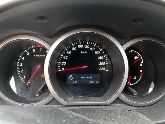 Suzuki Grand Vitara II 2.4 16V Épave (2008, Gris)